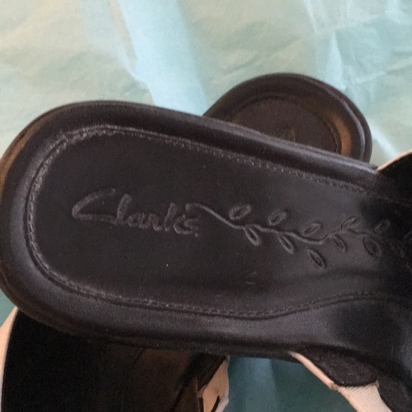 Clark’s Slide Sandal size 8. Color White - Picture 4 of 5
